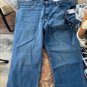 Kirkland Signature Relaxed Fit Blue Jeans new no tags 42 x 29